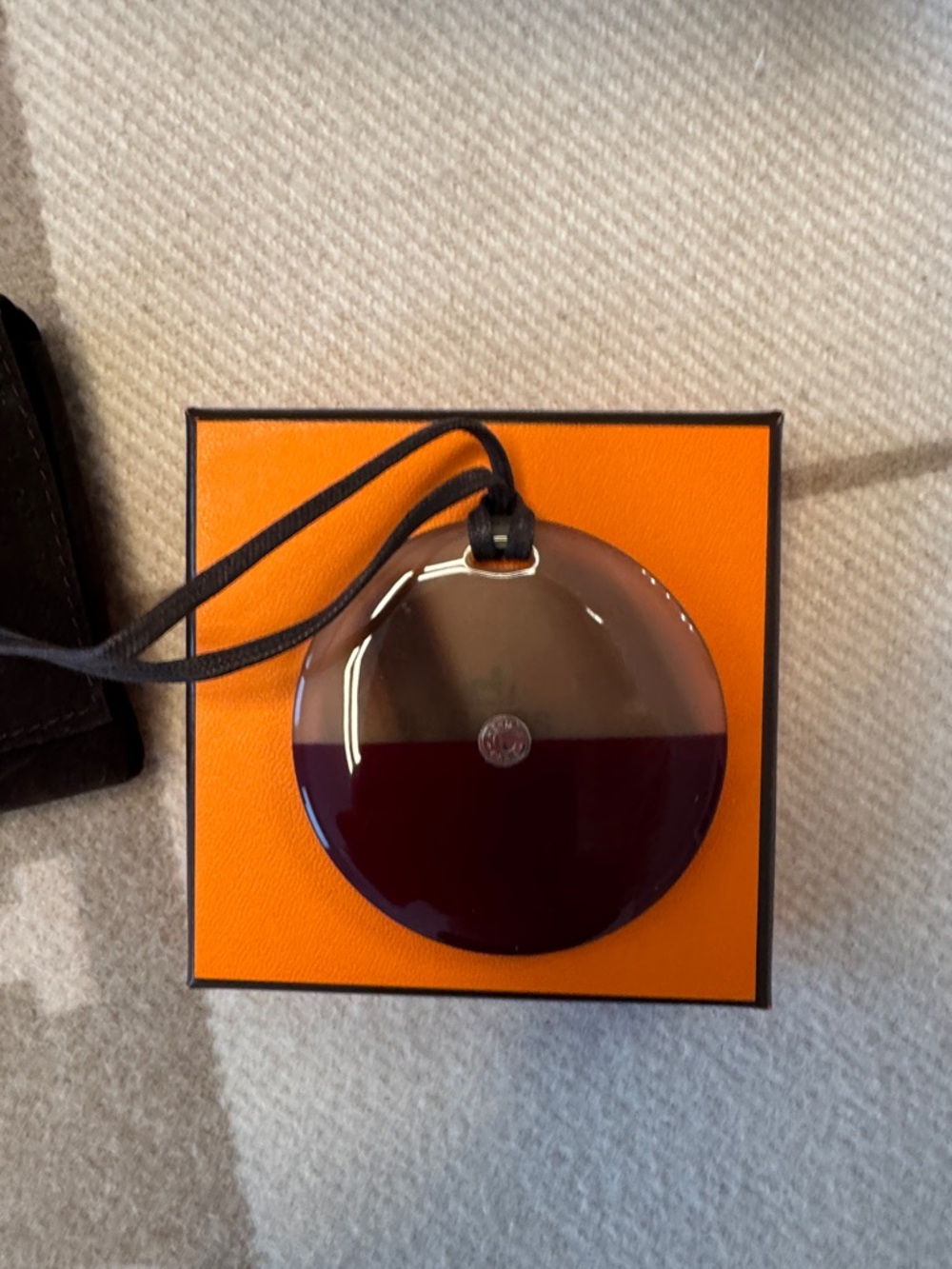 Hermes Two-Tone Round Pendant Necklace in Burgundy & light brown - Picture 6 of 6